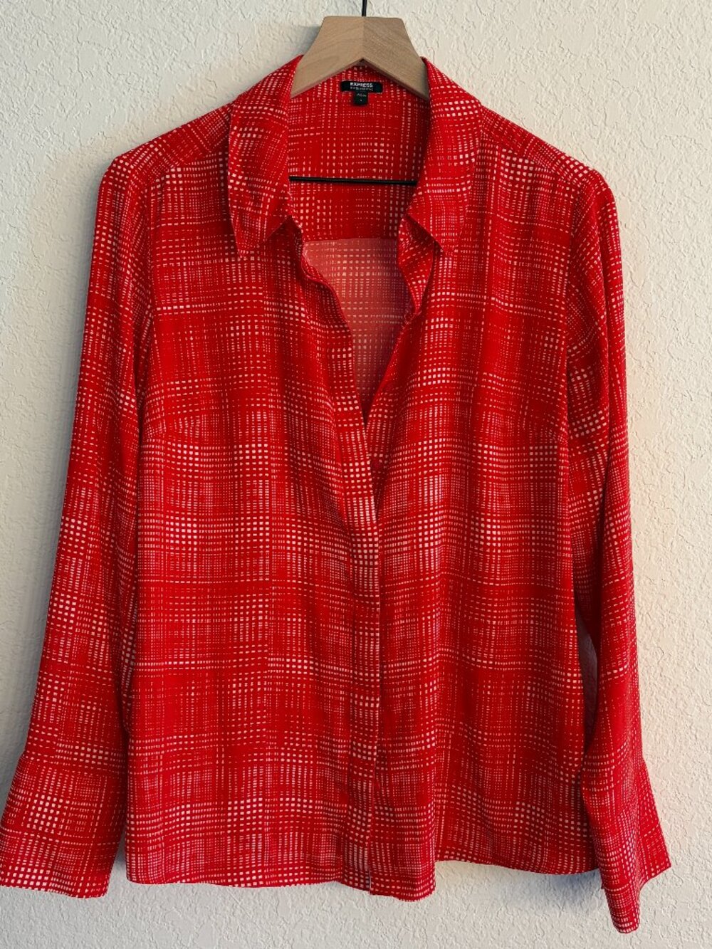 Express Fitted Portofino Shirt Size L Red White Geometric Print